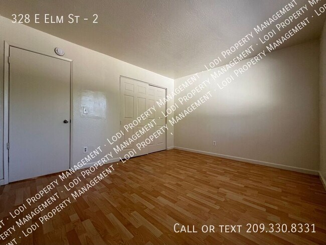 Building Photo - 328 E Elm St