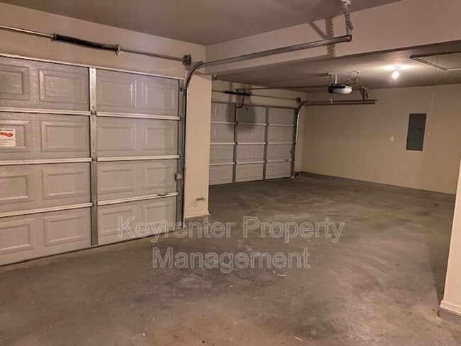 Building Photo - 3543 E 143rd Ct S