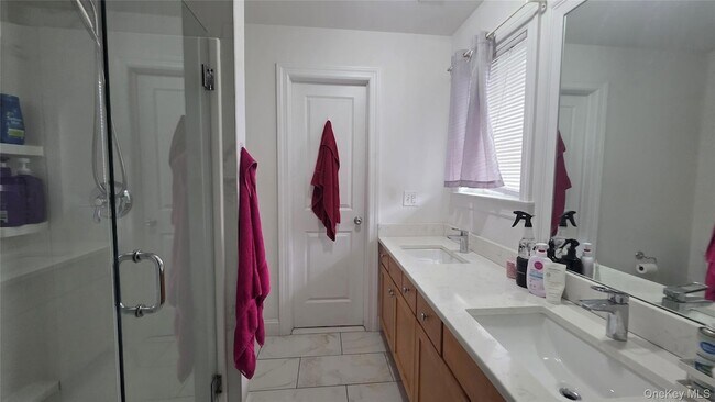 Building Photo - 65 Gibson Pl