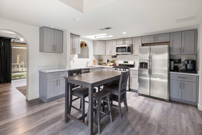 Building Photo - 3846 N 14th Ave