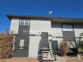 Building Photo - OPEN 3 BEDROOM/ 2 BATH CONDO