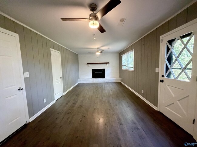 Building Photo - 11114 Hillwood Dr SE