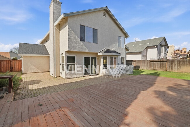 Building Photo - 2212 Thurton Dr