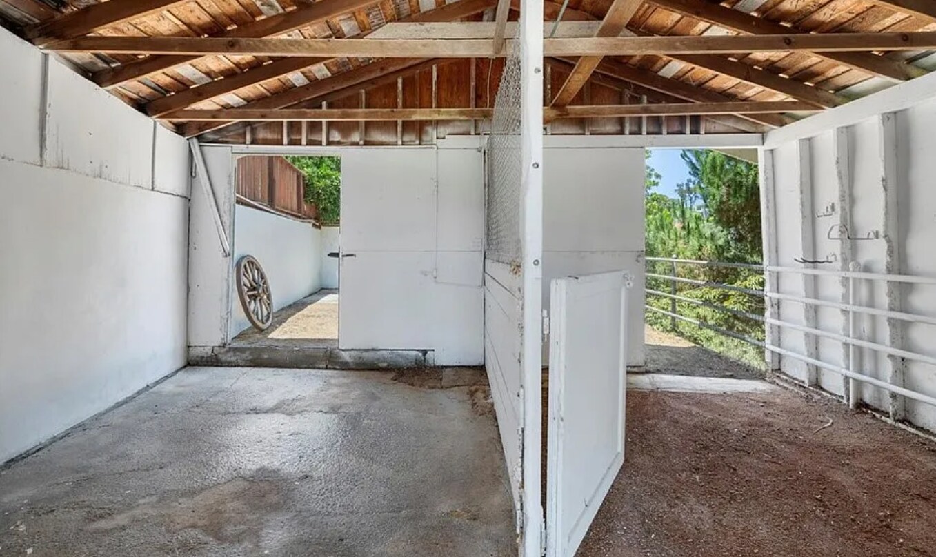 Building Photo - 4515 Sugarhill Dr