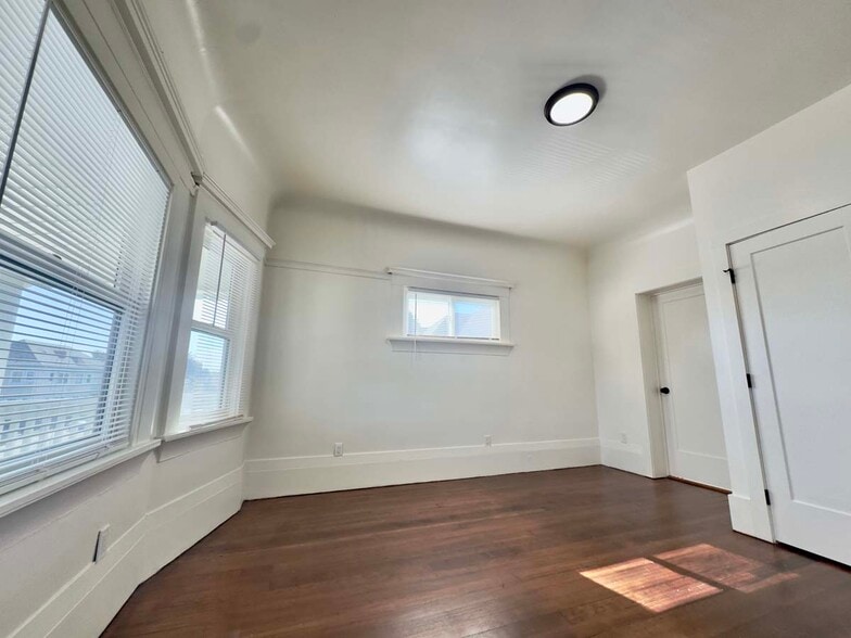 Building Photo - 1303 Adeline St
