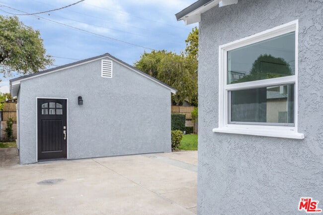 Building Photo - 14327 Martha St