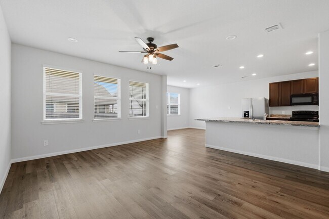 Building Photo - 988 Rice Dr