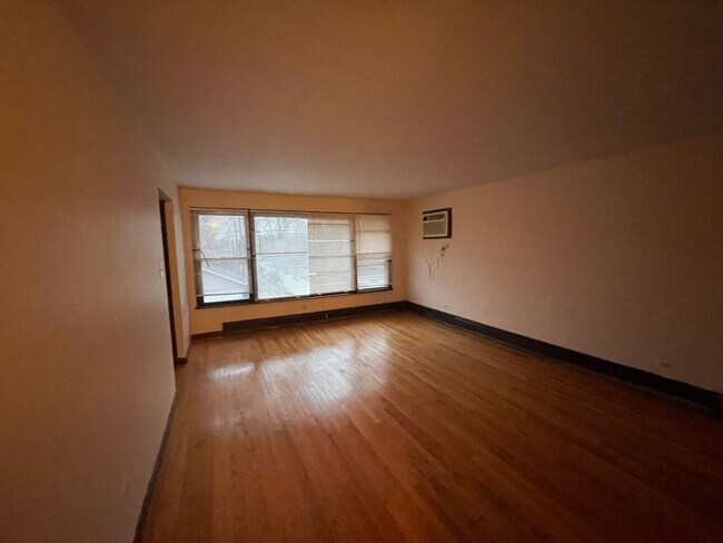 Building Photo - 1912 W State St