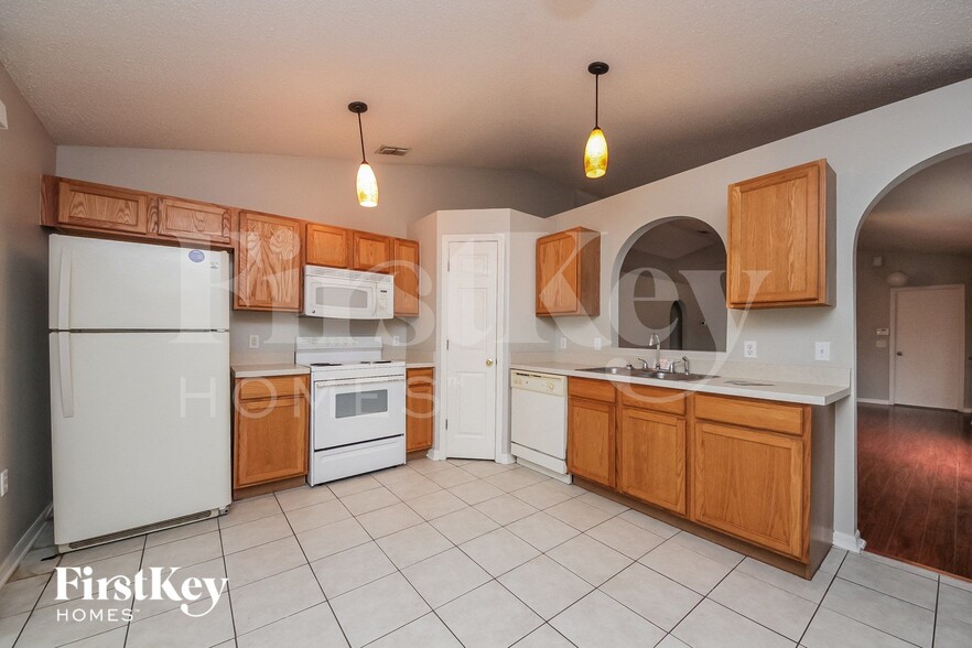 Building Photo - 3122 Whispering Trails St