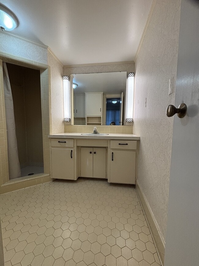 Building Photo - 2115 Galilee Rd