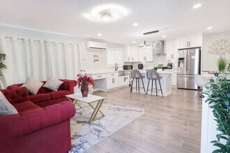 Building Photo - 1063-67 Gillespie Dr