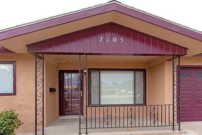 Building Photo - Beautiful Updated Home!