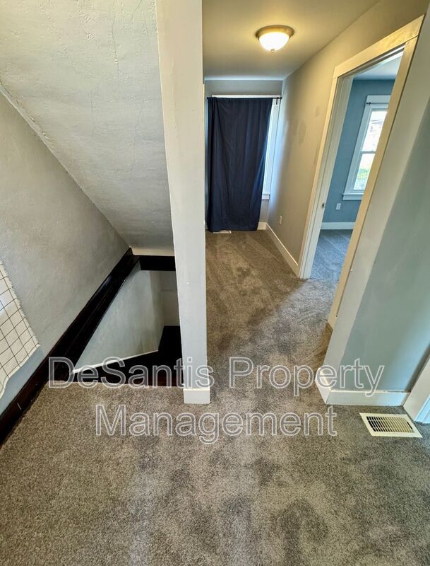 Building Photo - 2210 Hampton St