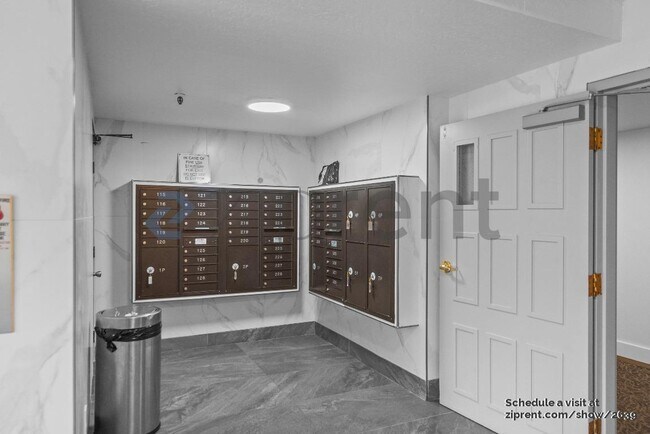 Building Photo - 49 Showers Dr