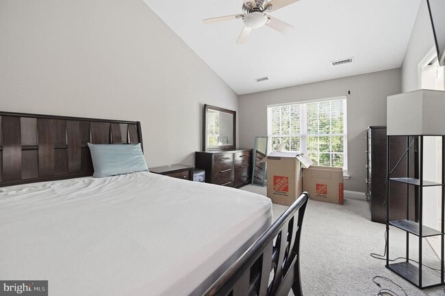 Building Photo - 25203 Dunvegan Square