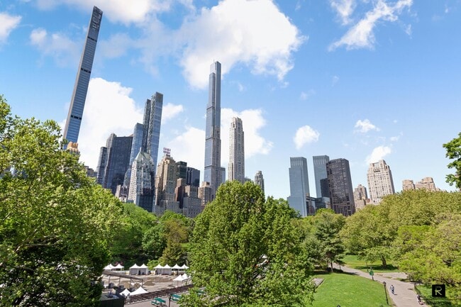 Building Photo - 106 Central Park S