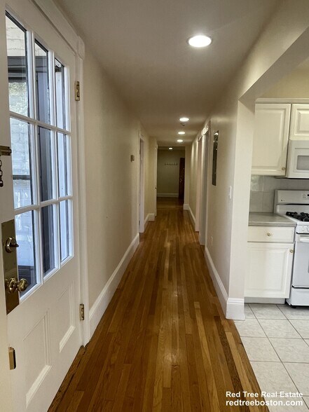 Building Photo - 12 Dean Rd