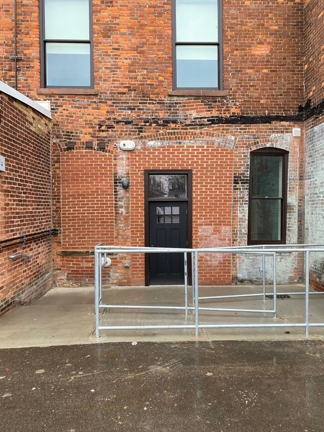 Building Photo - 414 South Superior Street, Unit A