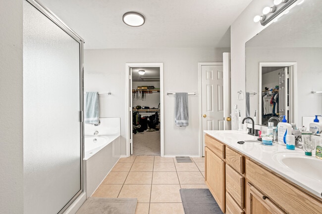 Building Photo - 5806 Chuckwagon Cir