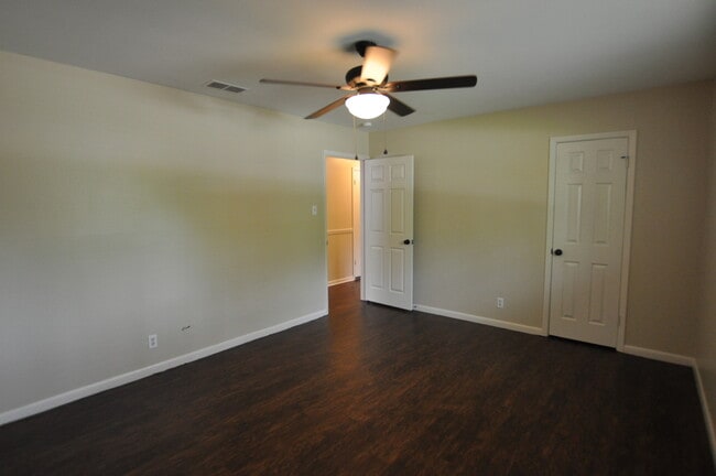 Building Photo - Coming Soon! 3 bedroom in the heart of Sou...