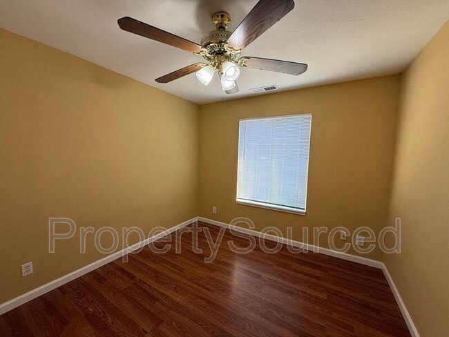 Building Photo - 524 E Krell Ln