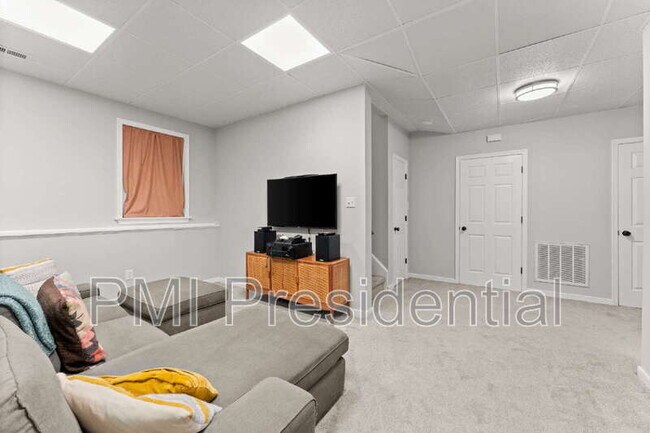 Building Photo - 1809 Winding Way