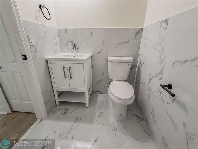 Building Photo - 4301 SW 160th Ave