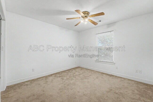 Building Photo - 1525 W Deane St