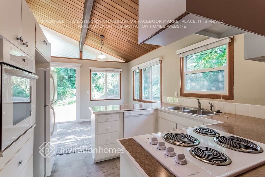 Building Photo - 118 140th St SW