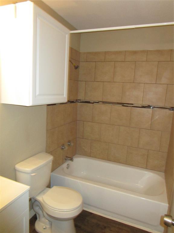 Building Photo - 618 Londonderry Ln