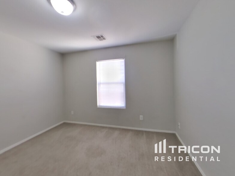 Building Photo - 2364 E Meadow Lark Way