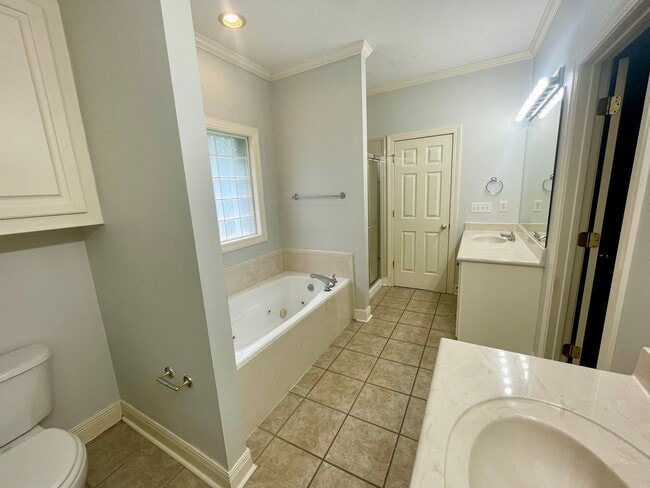 Building Photo - 3 Bedroom 2 Bathroom Home for Rent in Cast...