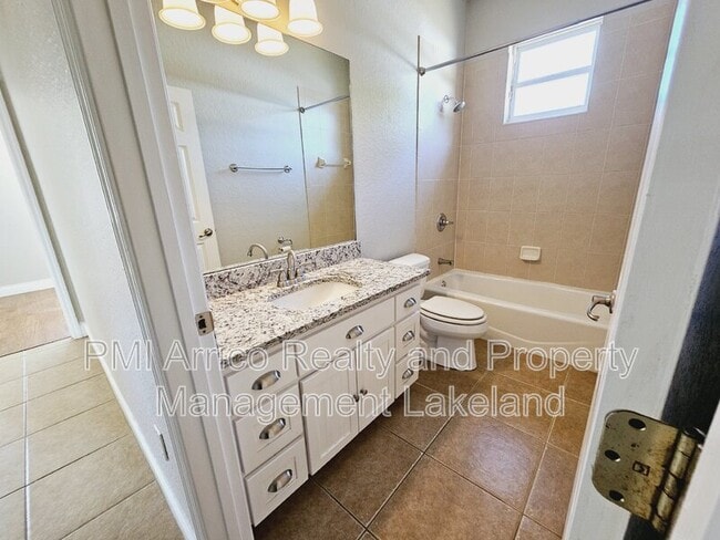 Building Photo - 1930 Saddlewood Ct