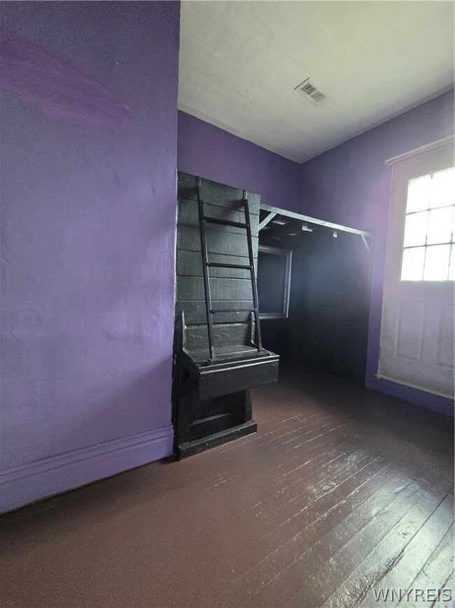 Building Photo - 67 Moeller St