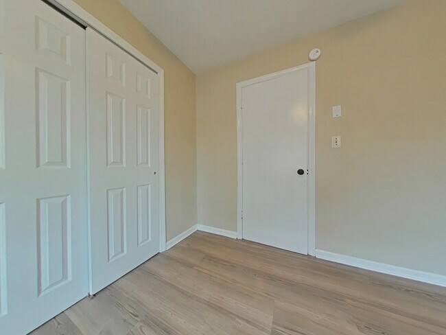 Building Photo - 257 Buckhead Rd