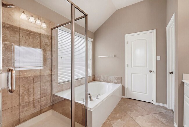 Building Photo - 2935 Fair Chase Dr