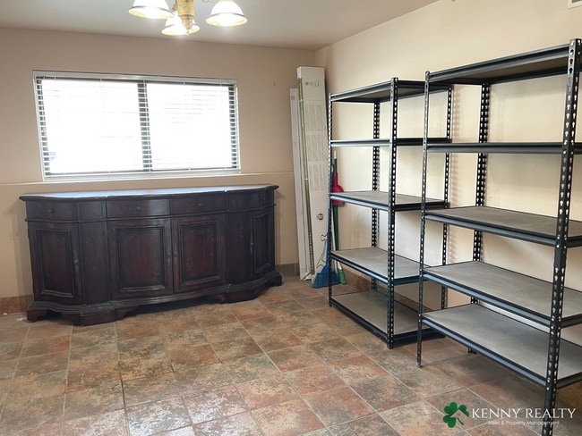 Building Photo - Large Five Bedroom, Three Bathroom with In...