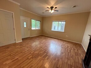 Building Photo - 2 Bedroom Townhome In Lennox, SD!!