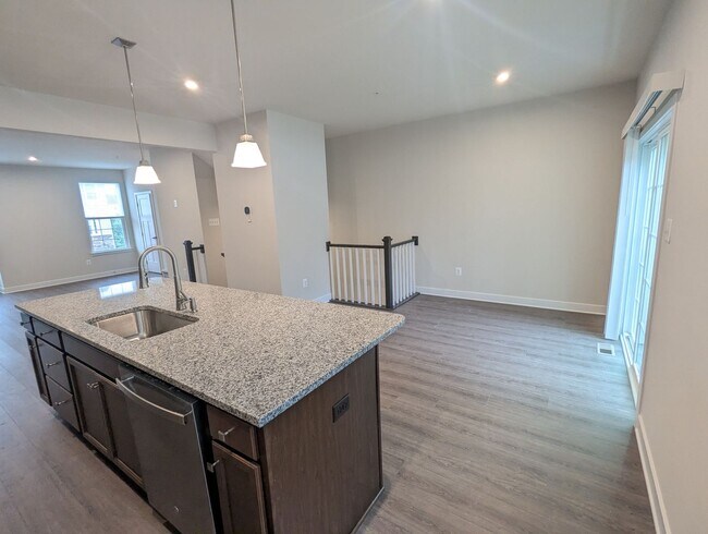 Building Photo - New Build (never lived in) townhouse avail...