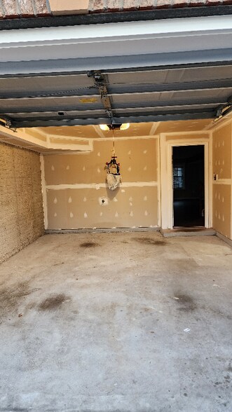 Building Photo - 25146 Harpenden Terrace