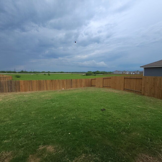 Building Photo - Move-In Special! SAVANNAH PLACE 4 bedroom In Converse, TX