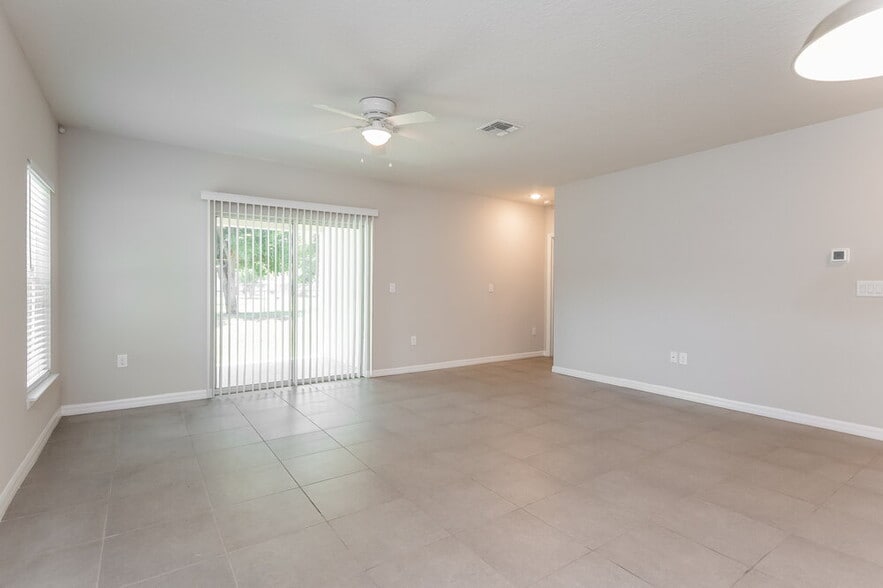 Building Photo - 1013 Coatbridge Dr