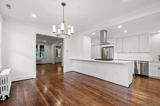 Building Photo - 2814 Bellevue Terrace NW