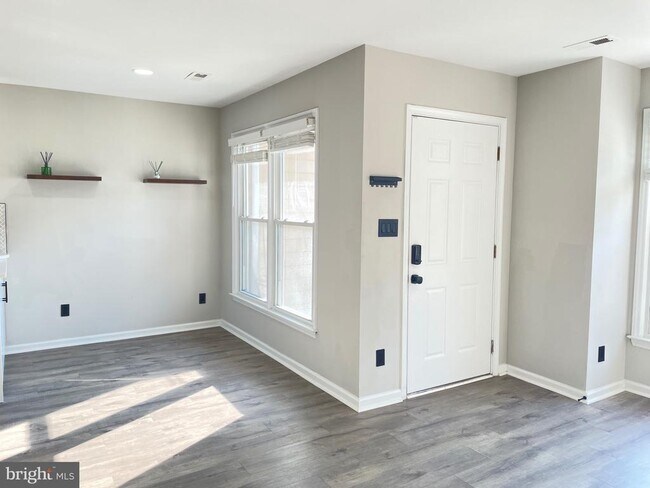Building Photo - 6013 Rabbit Hill Ct