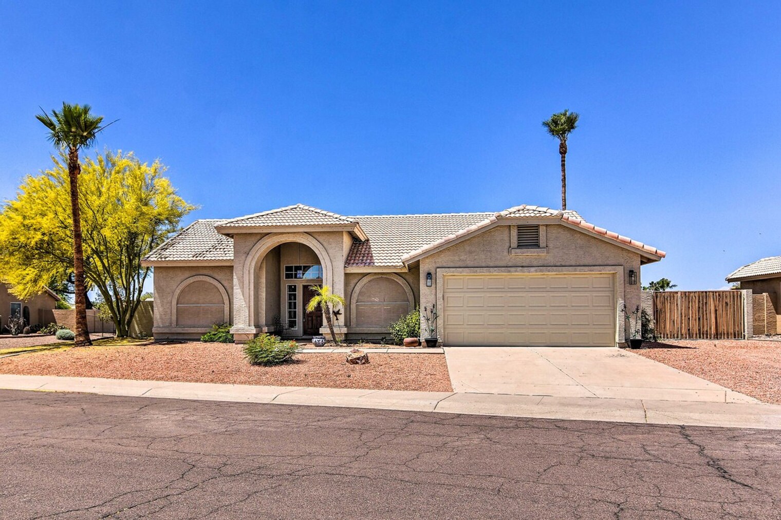 Building Photo - 2111 N Pebble Beach Dr