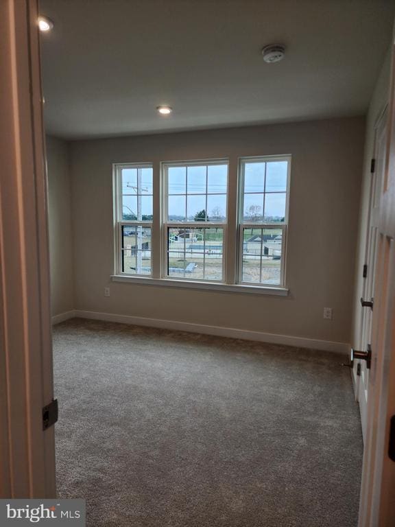 Building Photo - 321 E Cochran St