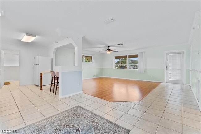 Building Photo - 312 Grovewood Ave S