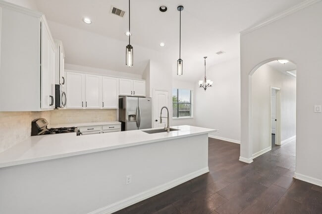 Building Photo - 618 Aulia Ln