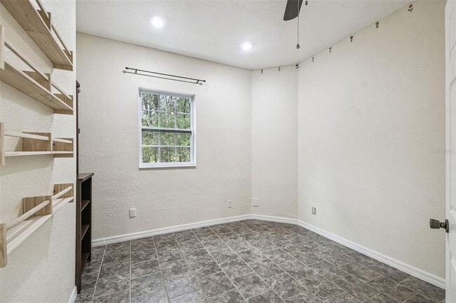 Building Photo - 16453 Pawnee Dr