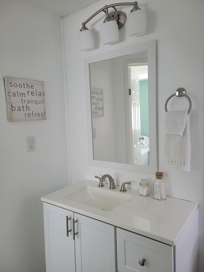 Building Photo - 6450 Floral Ct